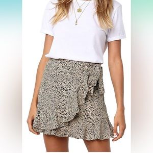 NWOT Women’s ruffle wrap skirt with tie, size small